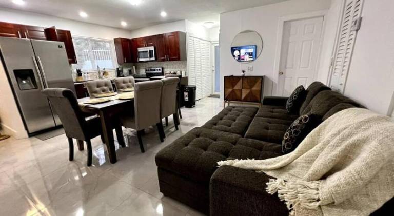 Vacation home with 2 rooms for 8 persons in Miami, FL