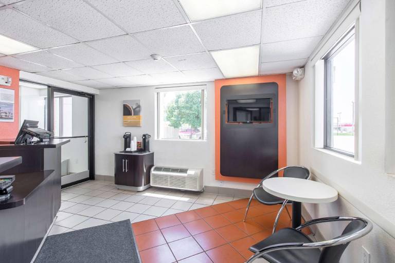 Motel 6 Council Bluffs, IA - Omaha East — photo 2