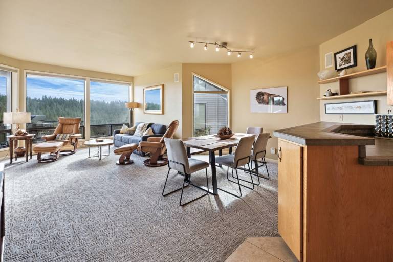 Child-friendly pleasant condo with pool & patio | Pet-friendly — photo 3