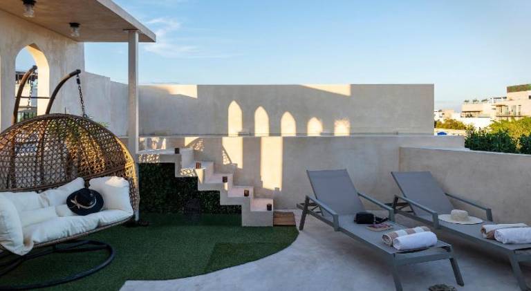 Breathtaking PH 5thAV ocean view private pool roof — photo 3