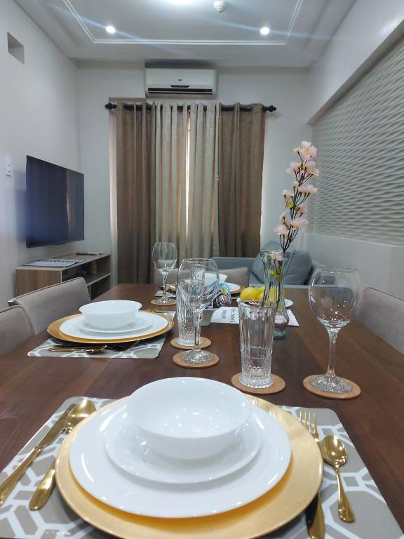A modern 1 BR unit at Eastwood City - 28th, G! in Makati
