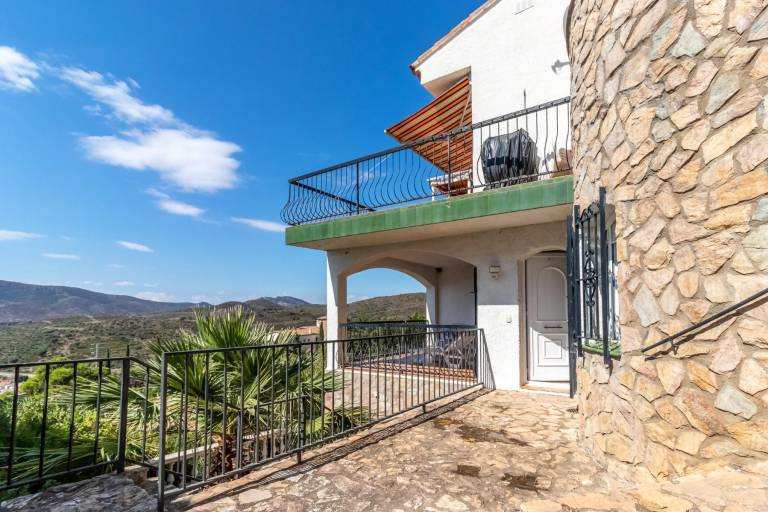 Grifeu - Apartment with terrace and sea views — photo 4