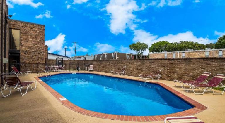 Clarion Pointe Lake Jackson - Clute — photo 5