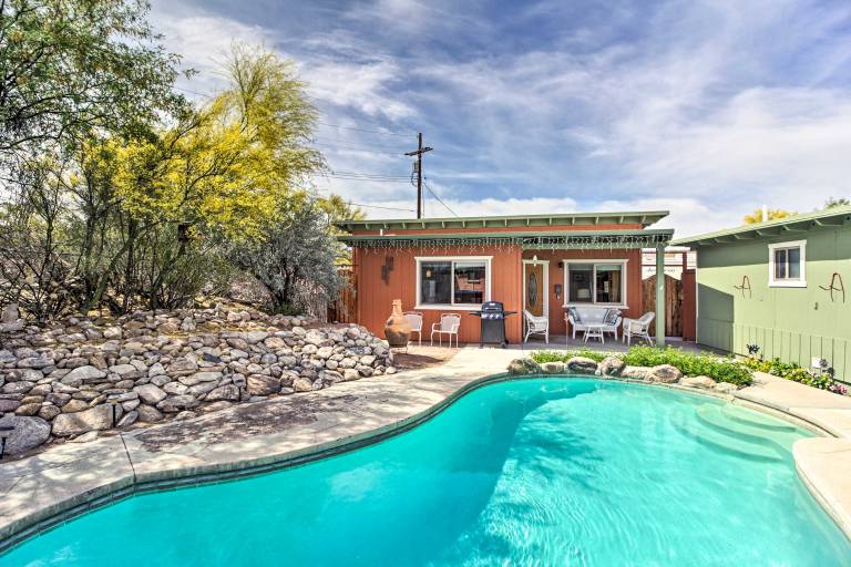 Lovely Tucson Home w Private Pool & Hot Tub