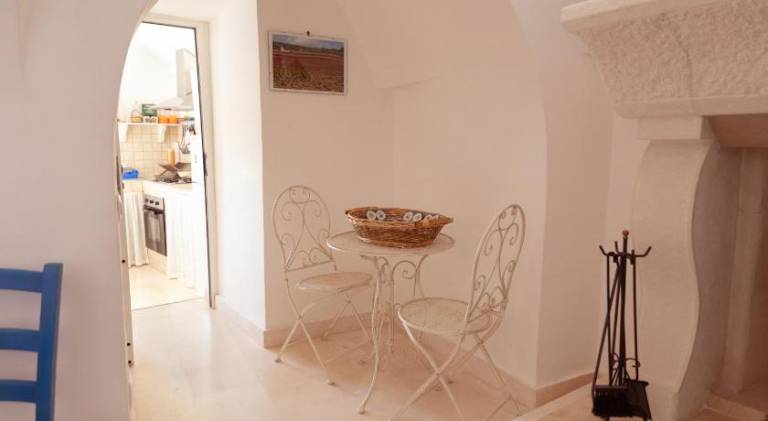 Apartment with pool — photo 4