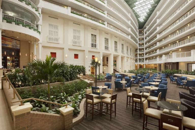 Embassy Suites by Hilton Alexandria Old Town — photo 3