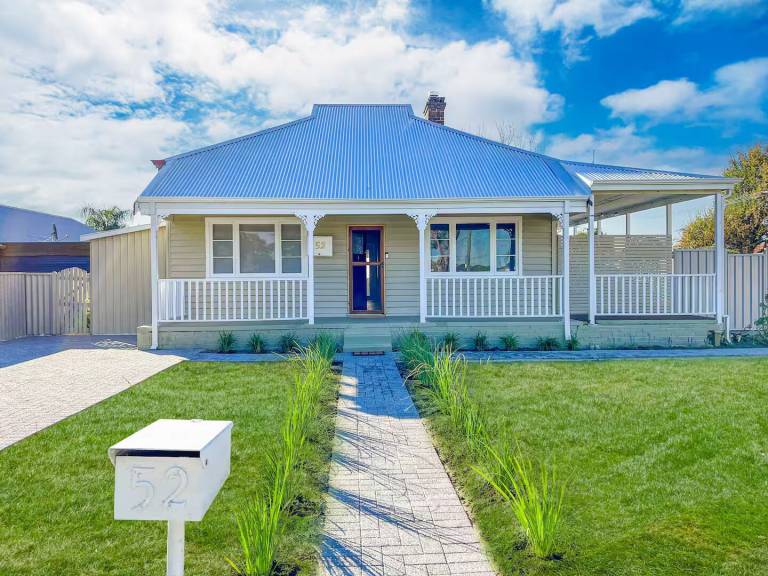 House Bassendean