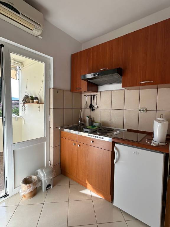 Holiday apartment with terrace, garden & BBQ — photo 4
