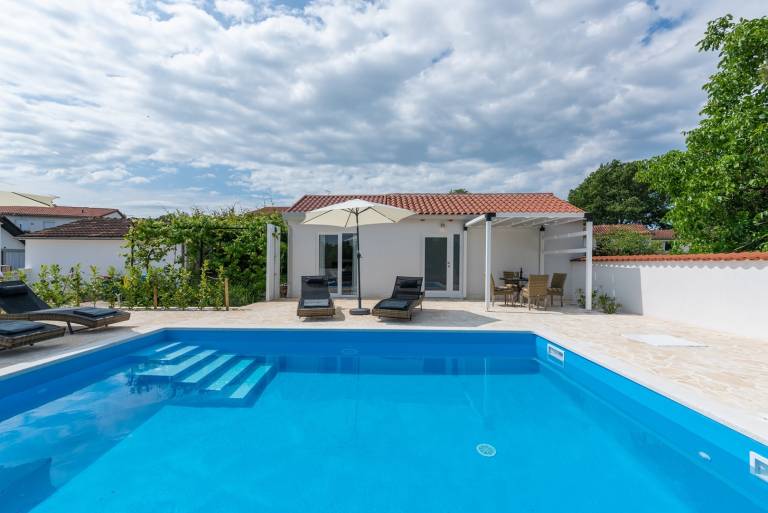 Beautiful house with barbecue, yard & private pool | Dogs allowed — photo 4