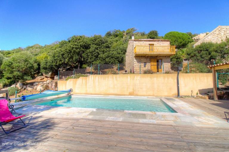 Gite with yard, patio & heated pool | Mountain view — photo 4