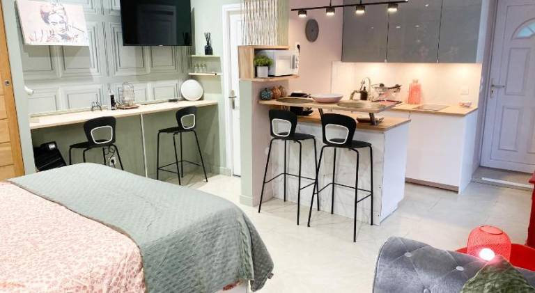 Apartment with 1 room for 2 persons in Lyon