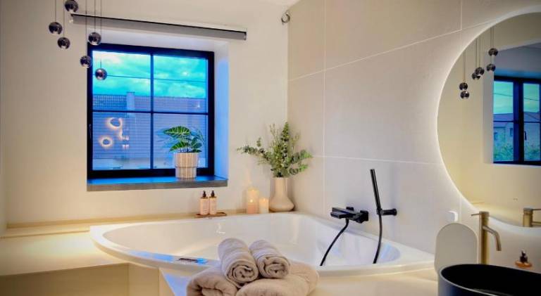 La Grange-Vorsen Logement privatif de 100m2 avec bain balneo, cabine Infrarouge, jacuzzi — photo 2
