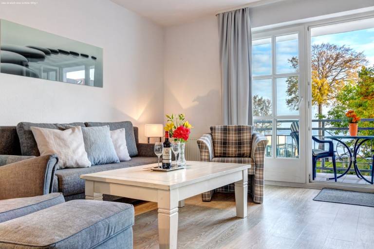 Haus Rolandseck Whg. 06: 100 m bis zum Strand, Meerblick & Balkon in Heringsdorf