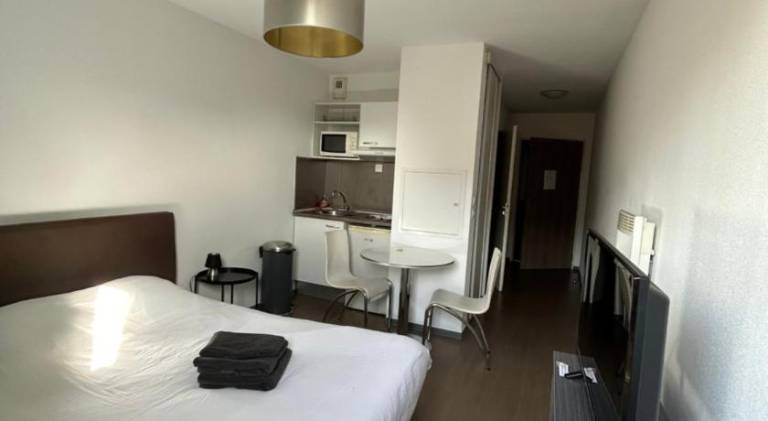 Rental apartment with 1 room for 2 persons in Gradignan