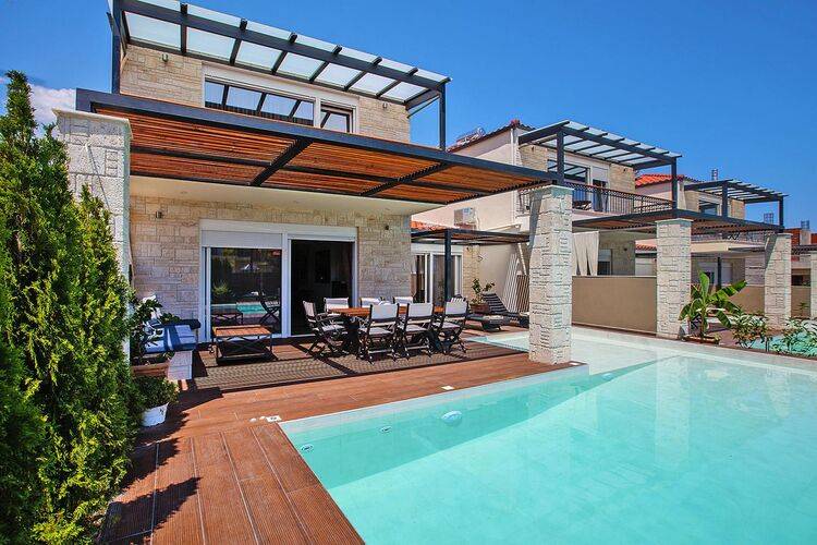 Fully equipped vacation home with patio, sauna & yard | Sea view | Pets are welcome — photo 4