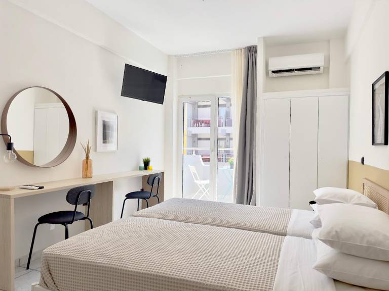 Apartment with terrace — photo 4