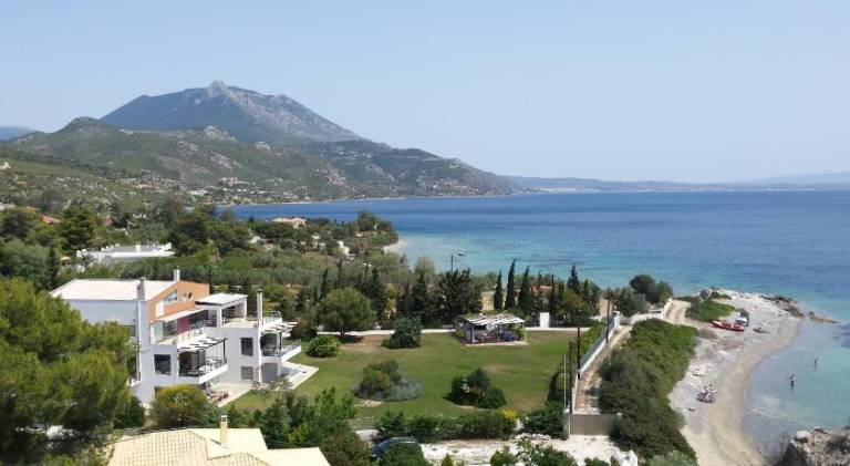 Beautiful house by the sea, Loutraki Skaloma. — photo 3