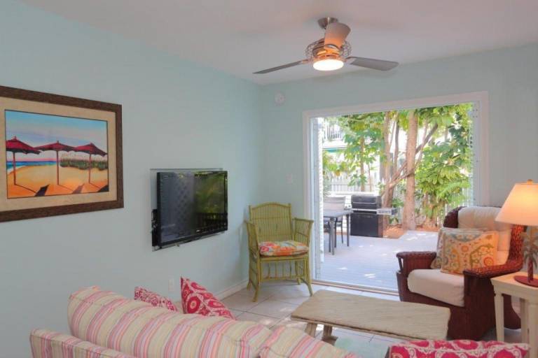Condo with patio, yard & private pool | Close to Southernmost Point | Garden view — photo 5