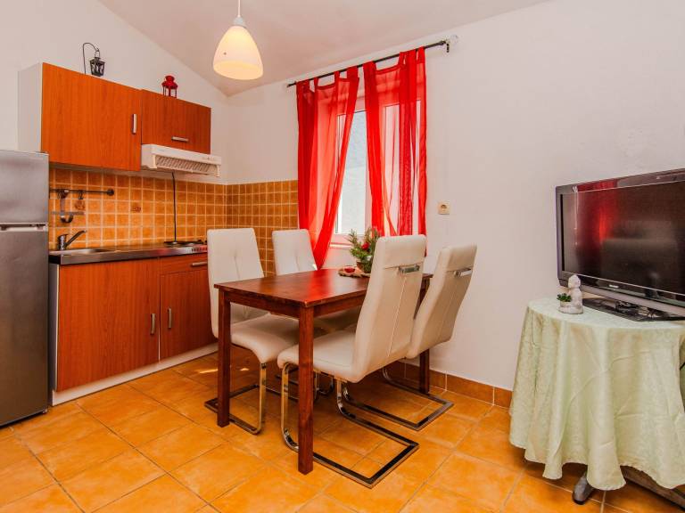 Rental apartment with garden & BBQ | Nature view | Pets allowed — photo 2