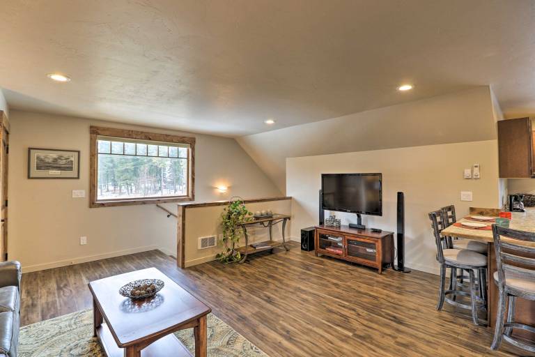 Creekside Apartment in Kalispell on 5 Acres — photo 5