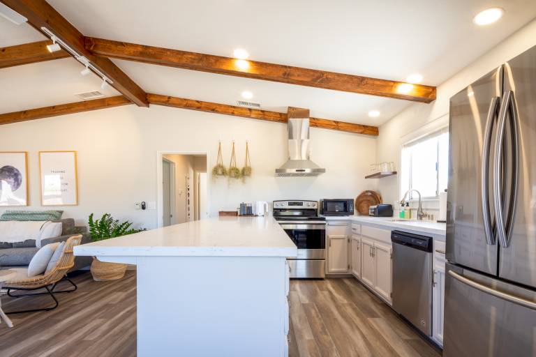 Children-friendly house with barbeque & jacuzzi | Mountain view | Pets allowed — photo 4