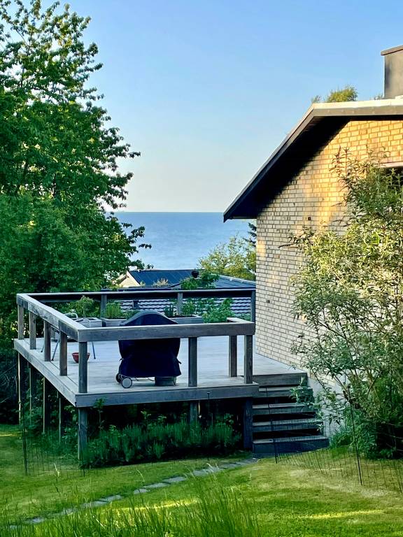 Retro Ferienhaus mit Meerblick in Udsholt Beach