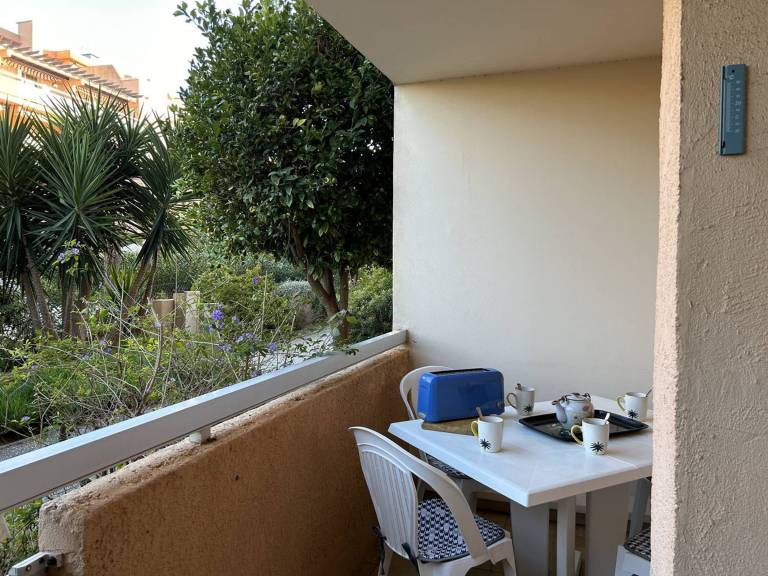 Apartment with 1 room for 4 persons — photo 2