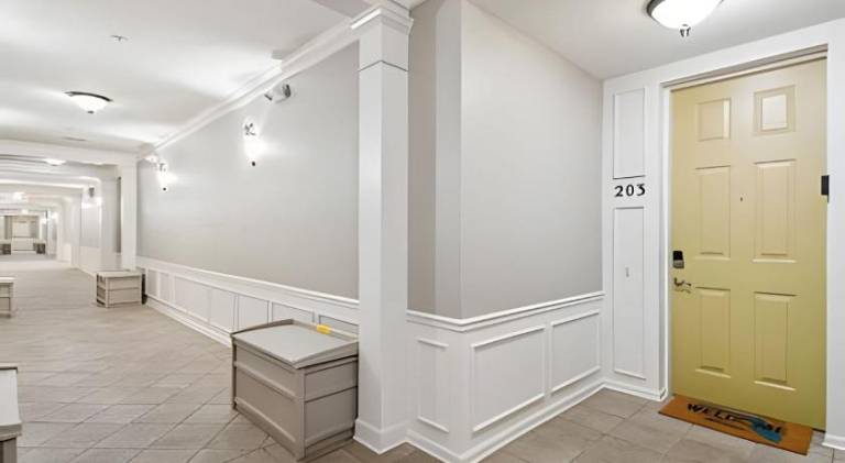 Apartment with pool & jacuzzi — photo 5