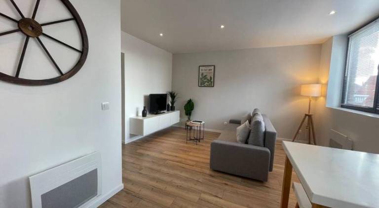Rental apartment with 1 room for 4 persons in Lens