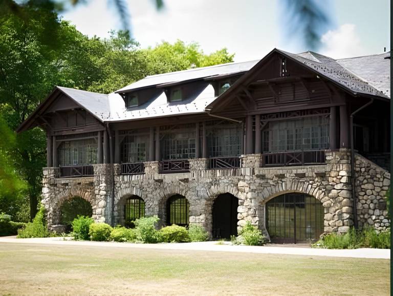 Overlook Lodge and Stone Cottages at Bear Mountain in Hudson, NY