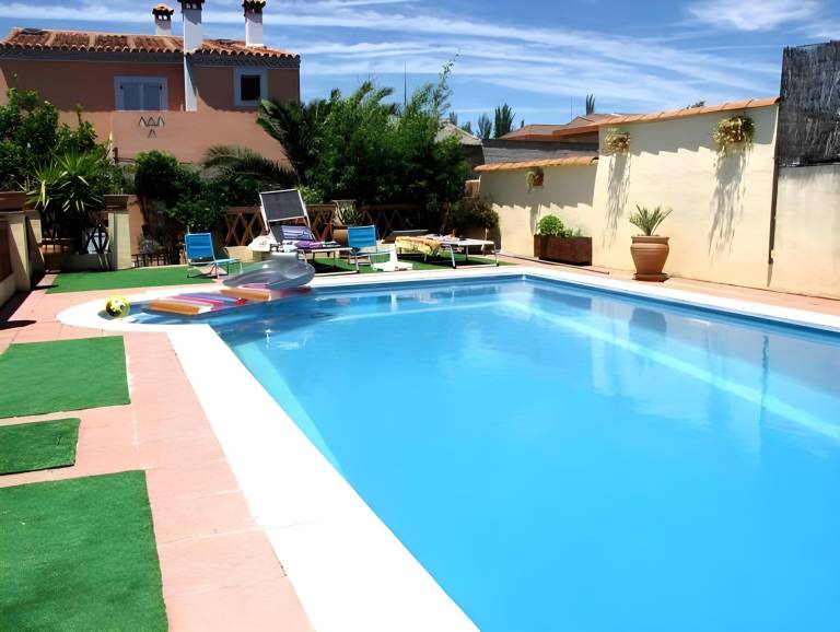 House with garden, hot tub & private pool — photo 3