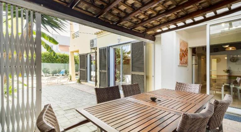 Fully equipped villa with private pool, barbeque & yard | Pet-friendly — photo 4