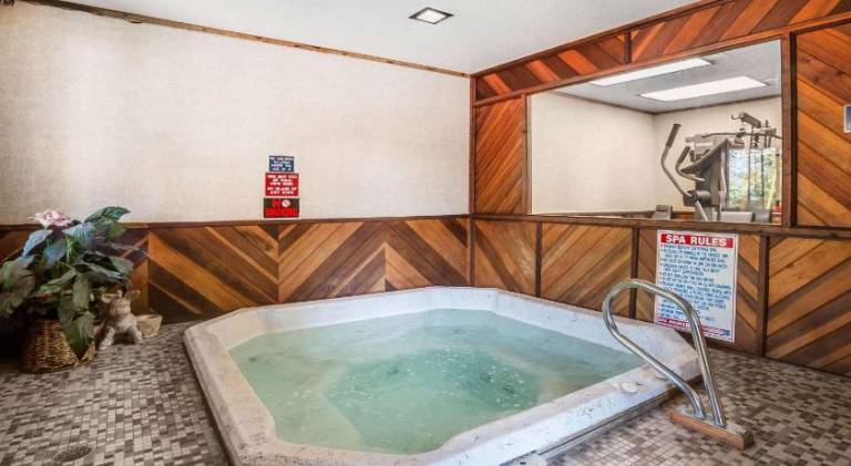 Rodeway Inn Pronghorn Lodge — photo 3