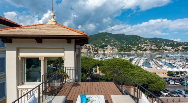Holiday apartment with terrace & yard | Suitable for remote work in Rapallo