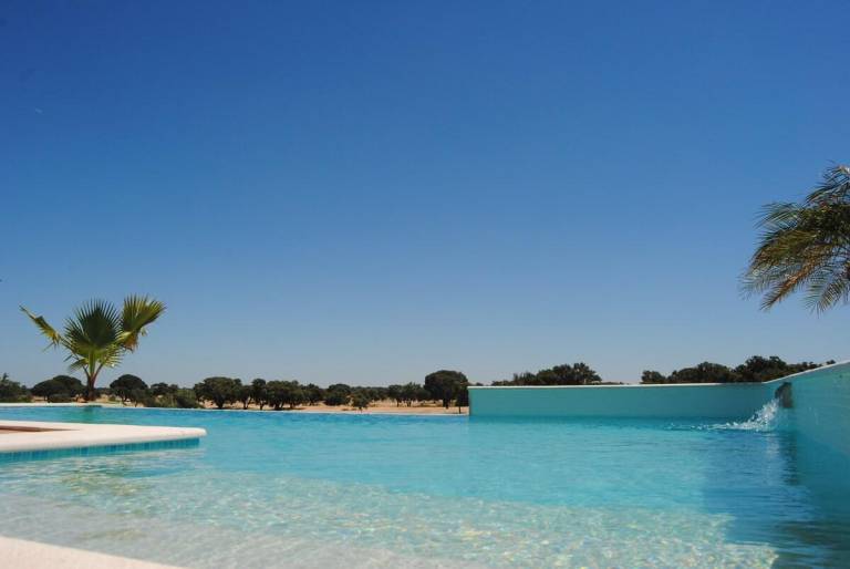 Vacation home with grill, yard & pool | Water view in Grandola