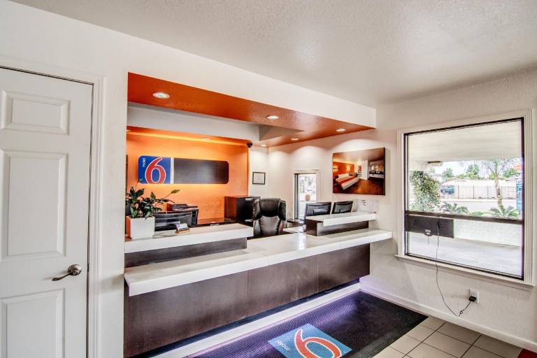 Motel 6 Manteca, CA — photo 2