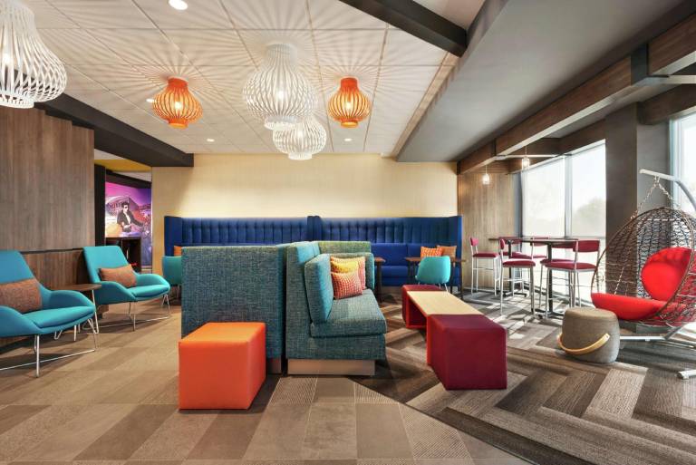 Tru by Hilton Milwaukee Brookfield — photo 5