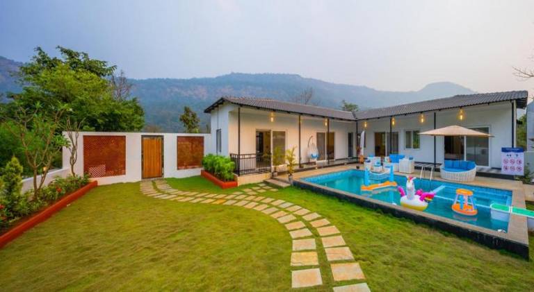 Villa with pool, yard & barbecue | Pets are welcome — photo 3