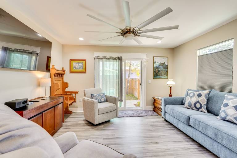 1 Mi to Beach: Dog-Friendly PCB Home w/ Backyard! — photo 4