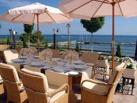 Apartment with terrace, yard & private pool | Beach nearby | Pets are welcome — photo 4