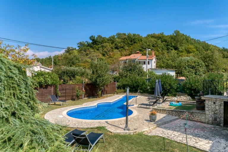 Fully equipped villa with garden, terrace & grill | Perfect for remote work | Dogs allowed — photo 5