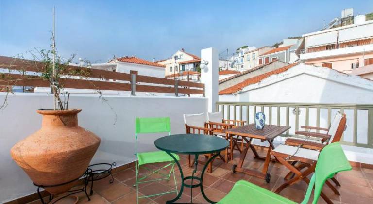 Villa with patio — photo 5