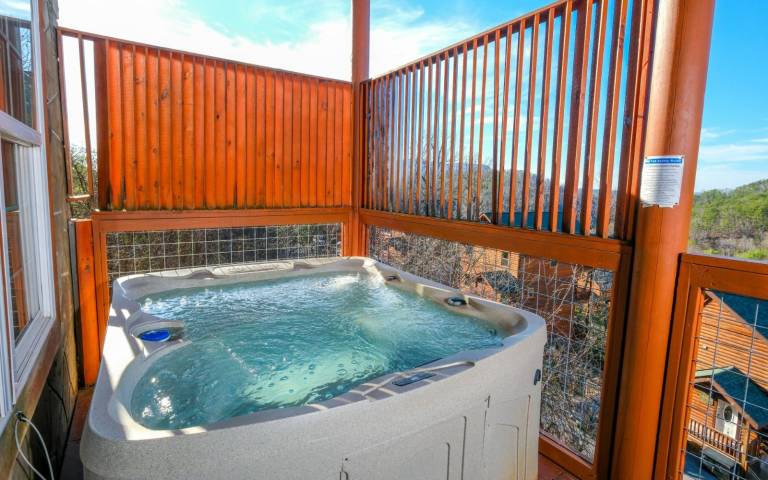 Children-friendly cabin with terrace, private pool & barbeque | Mountain view | Dogs allowed — photo 5