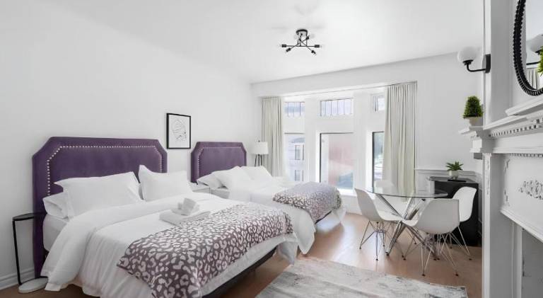 Lovely serviced apartment with terrace | Next to Mary | Pet-friendly in Montréal, QC