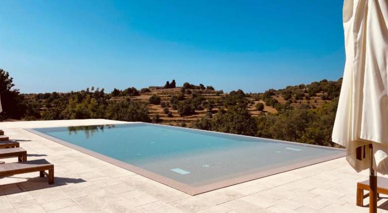 Farm with pool, terrace & yard in Modica