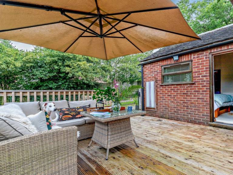 Cottage with yard | Pet-friendly — photo 3