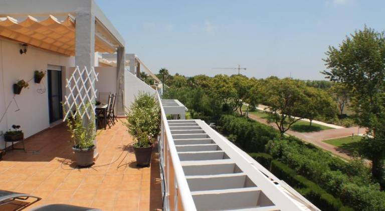 Rental apartment with private pool & patio — photo 4