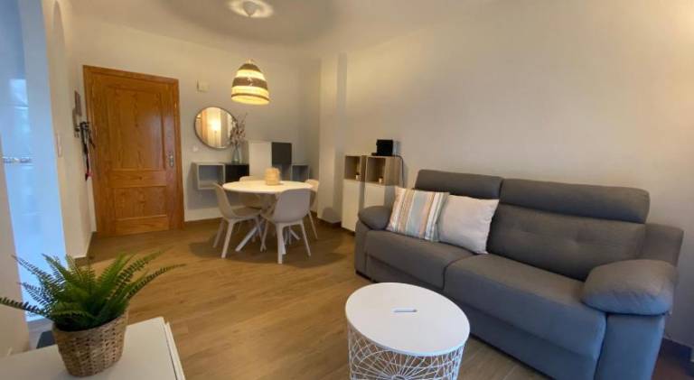 Apartment with pool in Elche