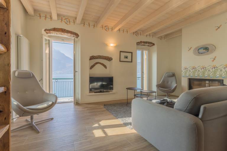 Holiday apartment with 3 rooms for 8 persons in Varenna