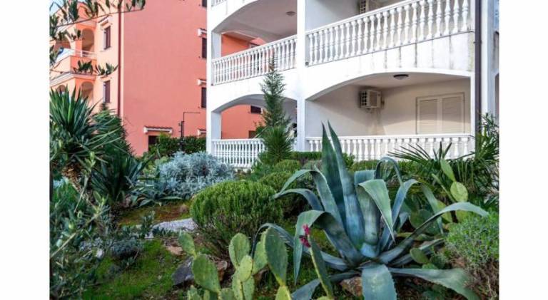 Holiday apartment | Pets allowed in Omisalj